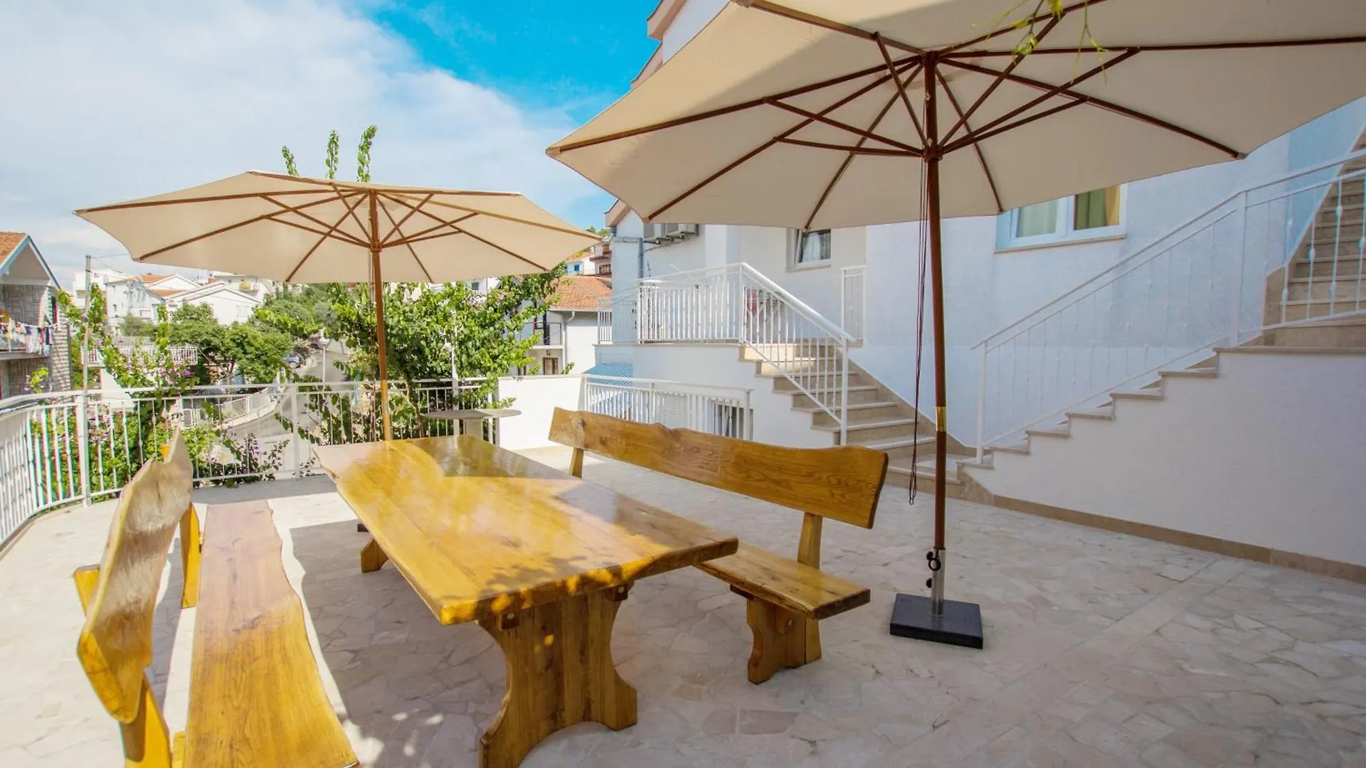 Πανσιόν Apartmani Vrlika Τρογκίρ