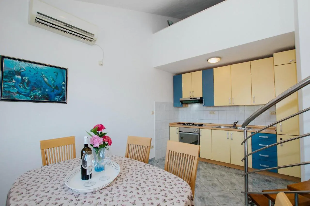 Apartmani Vrlika Trogir Gasthuis