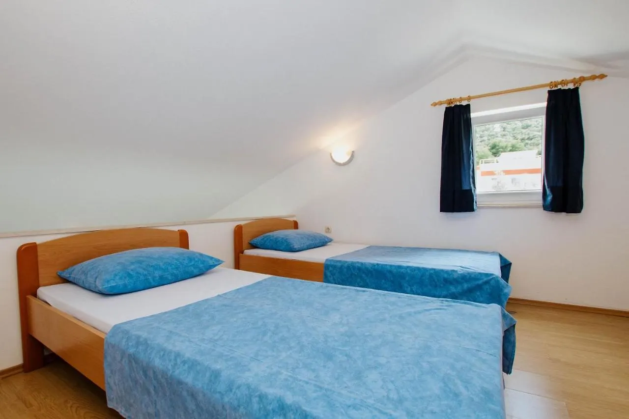 Apartmani Vrlika Trogir 2*,  Kroatië