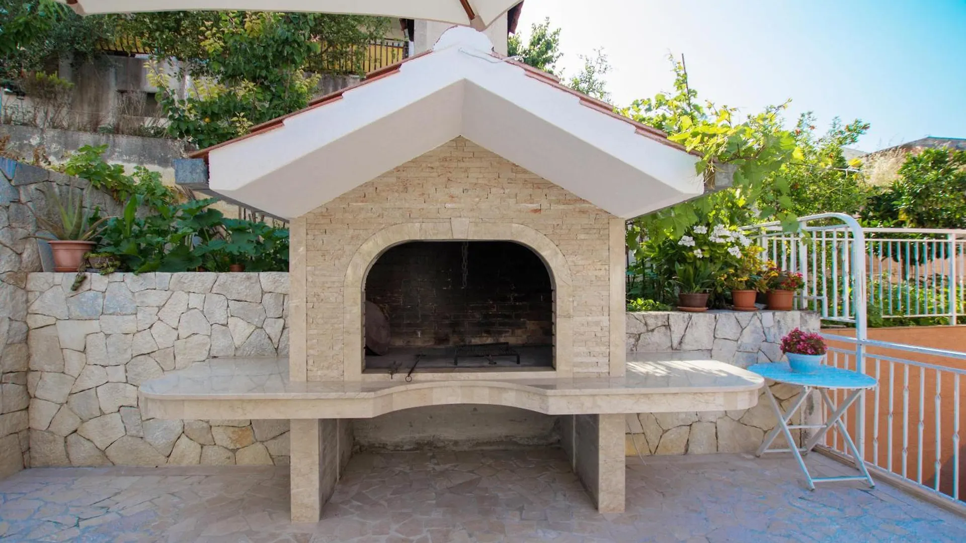 Apartmani Vrlika Trogir Kroatië