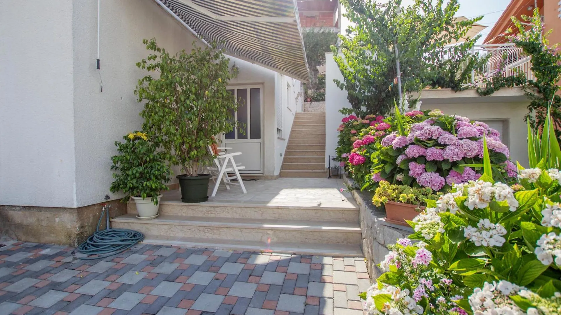 Apartmani Vrlika Trogir Gasthuis