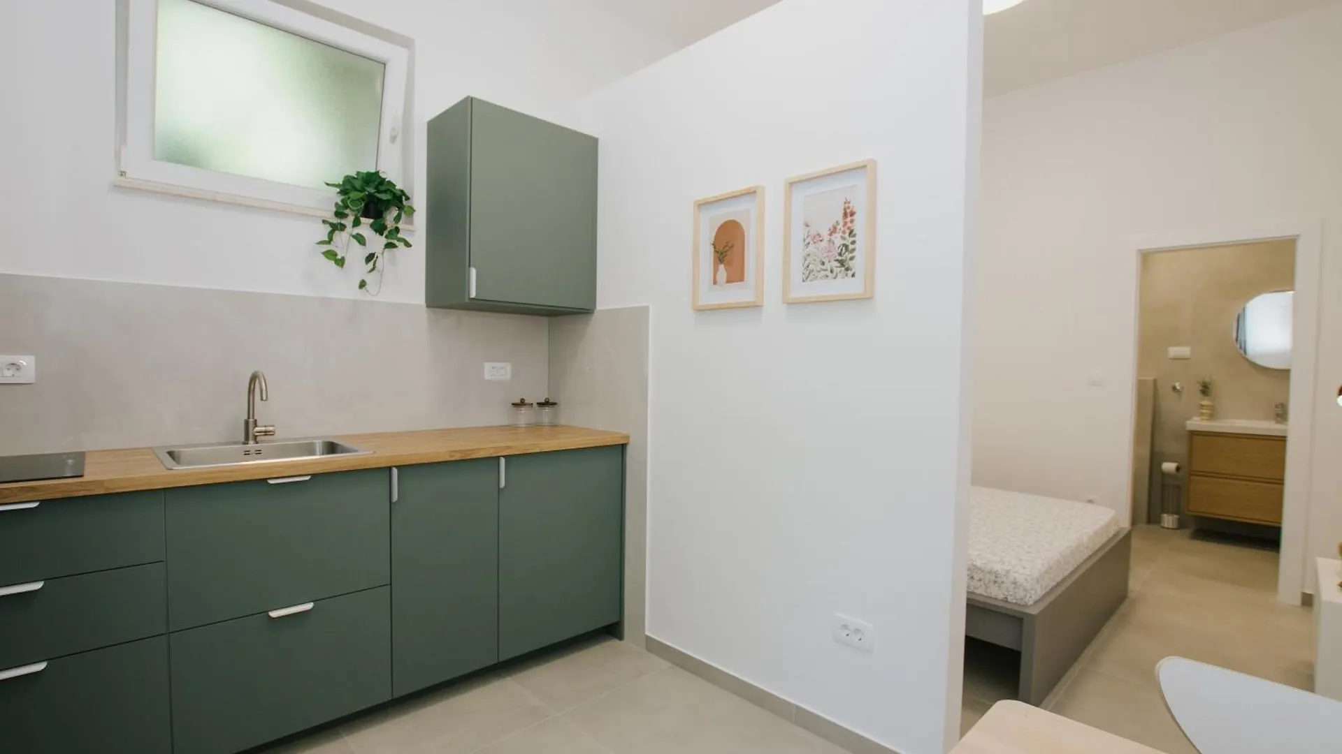 Apartmani Vrlika Trogir 2*,  Kroatië