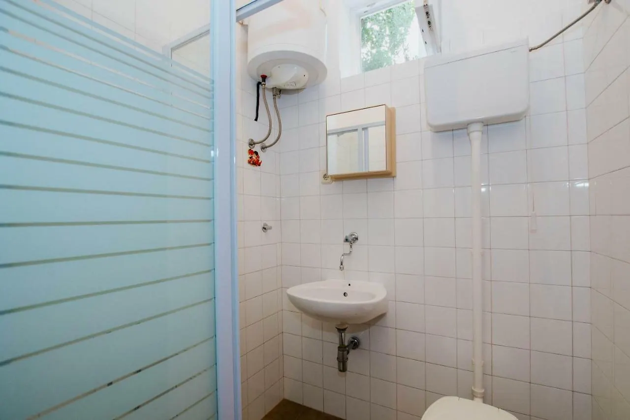 Apartmani Vrlika Trogir Gasthuis